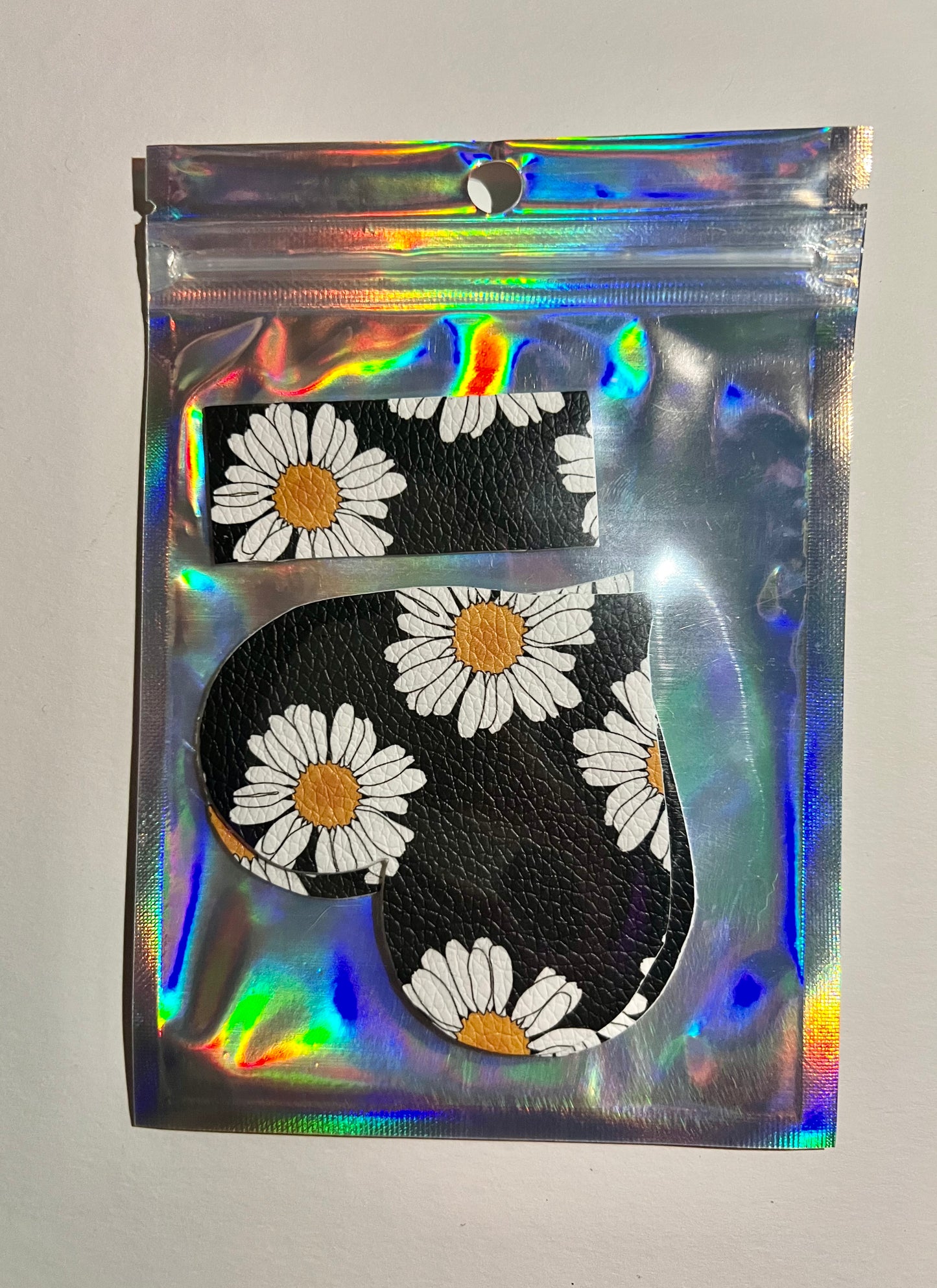 Pasties: Black Daisy Flowers Pasties