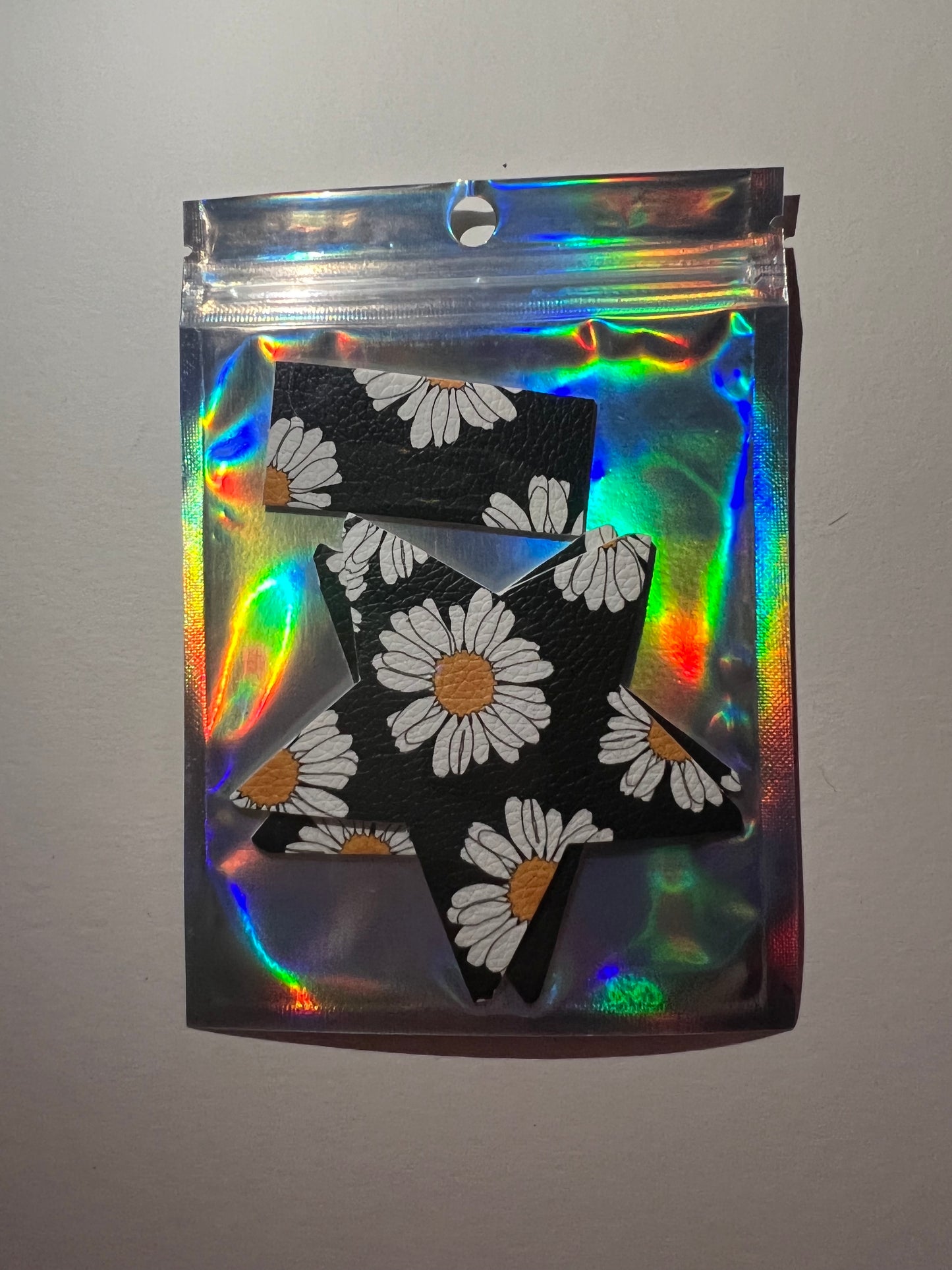 Pasties: Black Daisy Flowers Pasties
