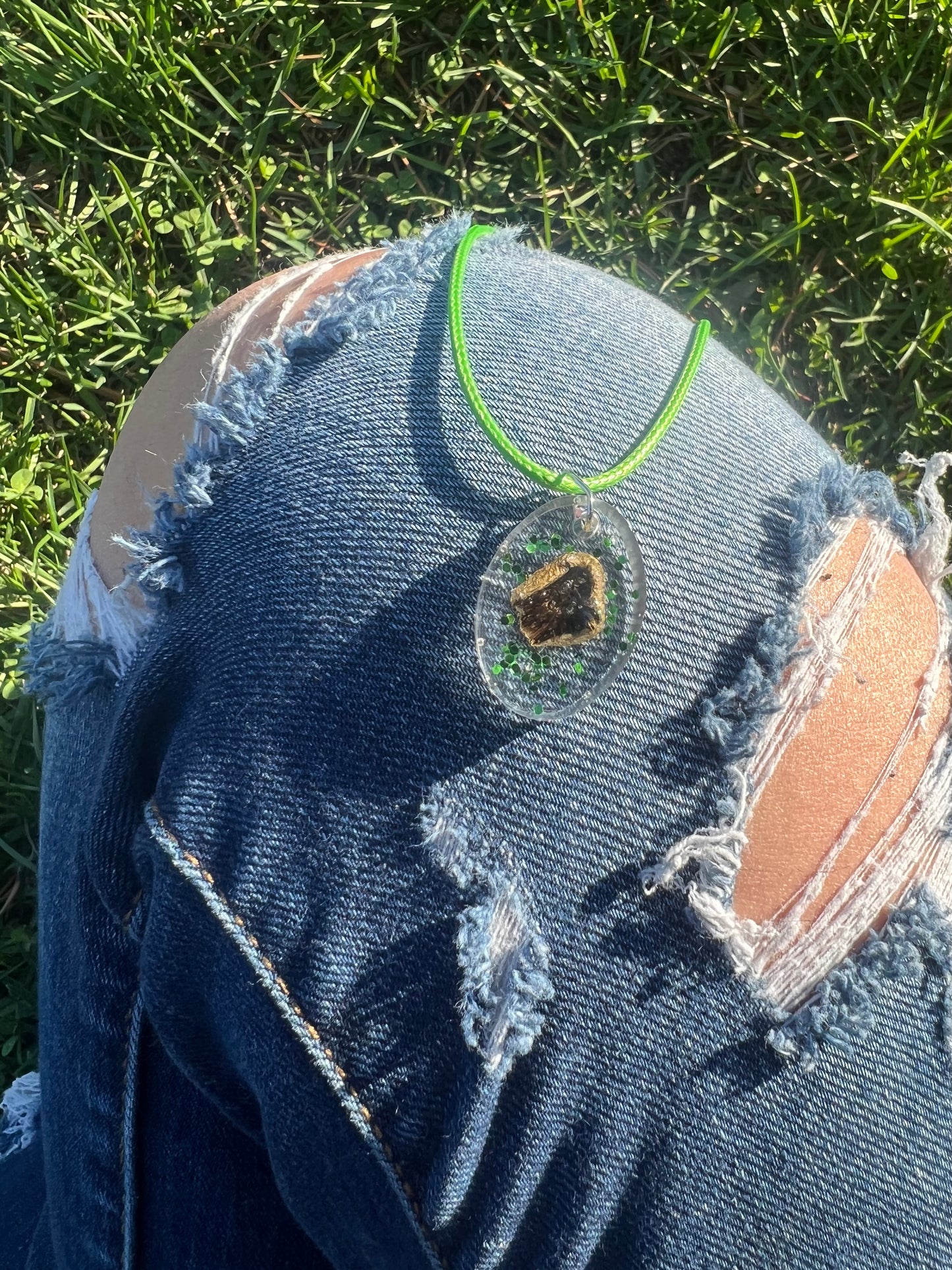 Necklace: Green PES Oval Pendant