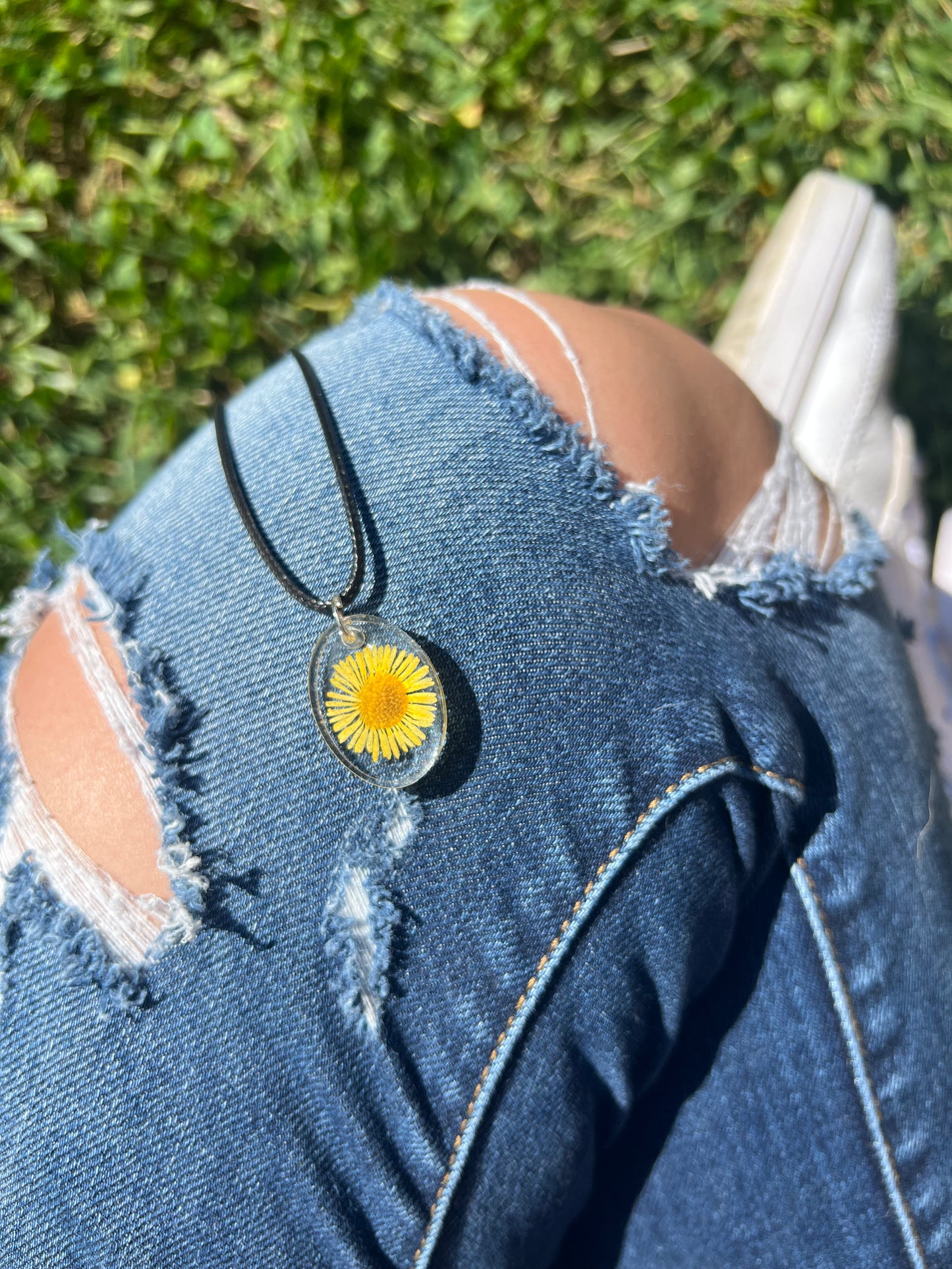 Necklace: Yellow Daisy Oval Pendant